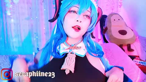 seraphine online show from 01/12/25, 02:19