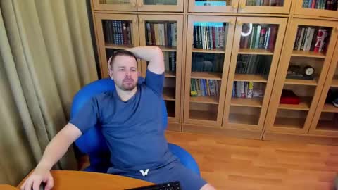 Snapshot of serdron_ chatting on 03/03/25, 02:58 Alisha Kevin online show from 03/03/25, 02:58