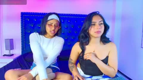 Snapshot of serena_and_zoe chatting on 04/15/26, 07:58 Serena and zoe online show from 04/15/26, 07:58