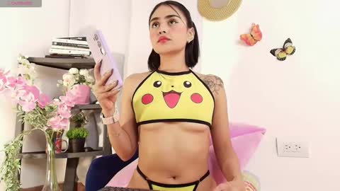 Snapshot of serena_jeyns chatting on 01/05/26, 08:45 SERE online show from 01/05/26, 08:45