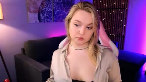 Snapshot of serena_johnsons chatting on 03/04/26, 07:25 Serena online show from 03/04/26, 07:25