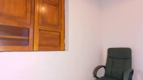 Snapshot of serena_sex31 chatting on 05/15/26, 11:39 Serena online show from 05/15/26, 11:39
