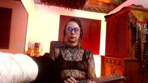 Snapshot of serena_xyz chatting on 04/29/26, 05:30 Serena Xyz online show from 04/29/26, 05:30