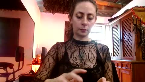 Snapshot of serena_xyz chatting on 05/01/26, 04:33 Serena Xyz online show from 05/01/26, 04:33