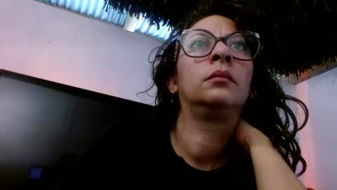 Snapshot of serena_xyz chatting on 06/10/26, 02:27 Serena Xyz online show from 06/10/26, 02:27
