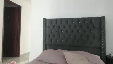 sararoussee online show from 02/08/26, 08:12