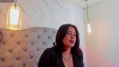  Serena  online show from 11/18/25, 08:02