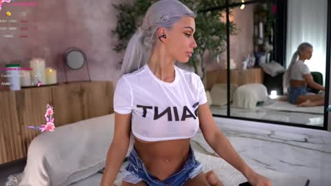 Serene Sophiex online show from 09/18/25, 08:44