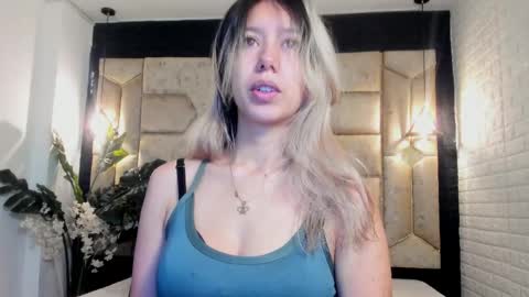 Snapshot of serene_waves chatting on 05/05/26, 12:24 Serene online show from 05/05/26, 12:24