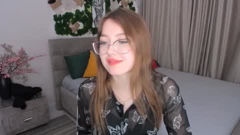 Ophelia online show from 02/04/25, 10:13