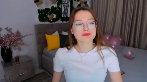 Ophelia online show from 02/13/25, 08:24