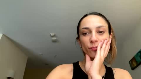 Snapshot of serenityroseee chatting on 06/07/26, 06:22 serenityroseee online show from 06/07/26, 06:22