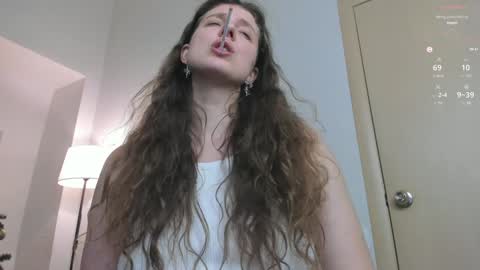 Hey Guys and Girls non-binary personalities  Im Sereta online show from 12/28/24, 01:49