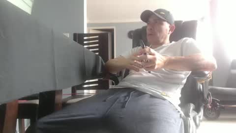 Snapshot of serioyhetero19 chatting on 01/07/25, 03:12 hetero serio discreto online show from 01/07/25, 03:12