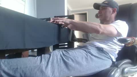 Snapshot of serioyhetero19 chatting on 01/08/25, 05:26 hetero serio discreto online show from 01/08/25, 05:26