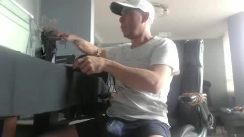 Snapshot of serioyhetero19 chatting on 01/11/25, 06:54 hetero serio discreto online show from 01/11/25, 06:54