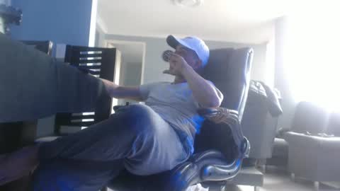 Snapshot of serioyhetero19 chatting on 02/01/25, 09:51 hetero serio discreto online show from 02/01/25, 09:51