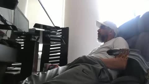 Snapshot of serioyhetero19 chatting on 10/16/25, 06:31 hetero serio discreto online show from 10/16/25, 06:31