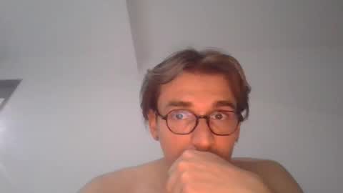 Snapshot of servandomier chatting on 03/12/26, 04:18 mier online show from 03/12/26, 04:18