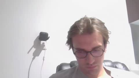 Snapshot of servandomier chatting on 05/04/26, 01:12 mier online show from 05/04/26, 01:12