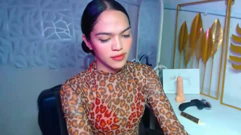 Bella online show from 11/19/25, 07:03