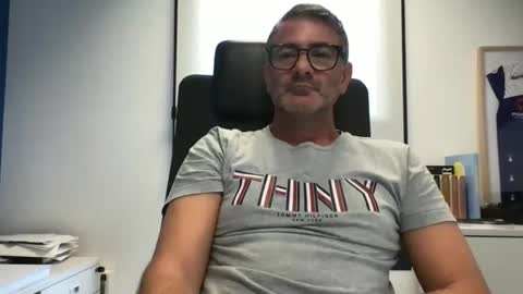 Snapshot of sesamechris92 chatting on 09/15/25, 04:29 sesamechris92 online show from 09/15/25, 04:29