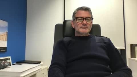 Snapshot of sesamechris92 chatting on 02/17/26, 05:30 sesamechris92 online show from 02/17/26, 05:30