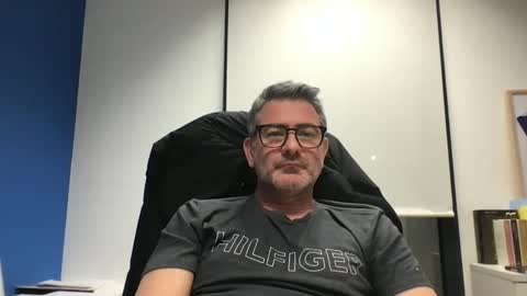 Snapshot of sesamechris92 chatting on 02/19/26, 06:15 sesamechris92 online show from 02/19/26, 06:15