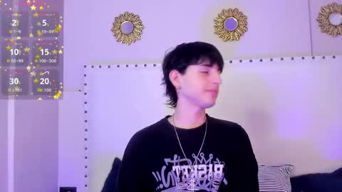 Snapshot of sett_and_gwen chatting on 04/19/26, 04:23 sett_and_gwen online show from 04/19/26, 04:23