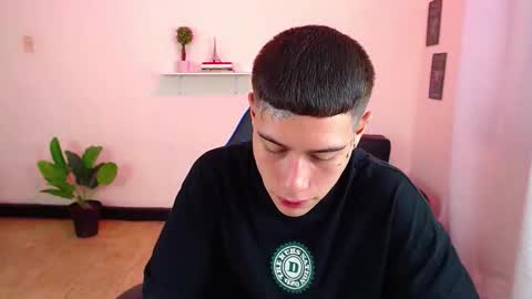 Thomas online show from 09/26/25, 02:21