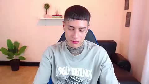 Thomas online show from 09/30/25, 02:44