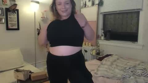 Snapshot of seturselfonfyre chatting on 02/22/26, 04:02 seturselfonfyre online show from 02/22/26, 04:02