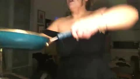 Snapshot of seturselfonfyre chatting on 03/27/26, 03:45 seturselfonfyre online show from 03/27/26, 03:45