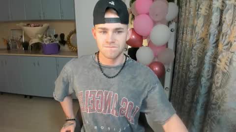 Snapshot of sevans14 chatting on 02/22/25, 09:04 SevanS14 online show from 02/22/25, 09:04