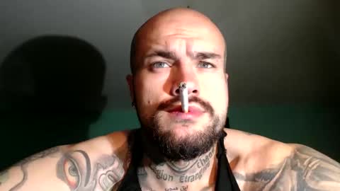 Snapshot of sevendragons1 chatting on 11/23/25, 04:29 SevenDragons online show from 11/23/25, 04:29