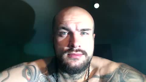 Snapshot of sevendragons1 chatting on 11/27/25, 04:25 SevenDragons online show from 11/27/25, 04:25