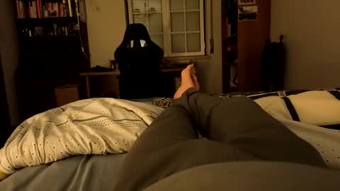 Snapshot of sevenorder chatting on 12/15/25, 12:37 sevenorder online show from 12/15/25, 12:37