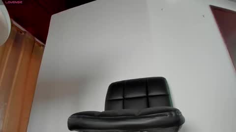 brithany  online show from 11/22/25, 04:39