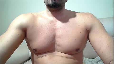 Snapshot of sex_machine_19 chatting on 10/28/25, 12:41 SEX MACHINE 19 online show from 10/28/25, 12:41