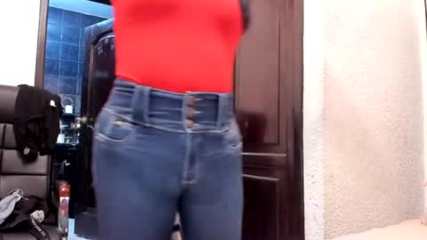 Snapshot of sexefantasia chatting on 07/07/26, 10:47 HEY GUYS KEVIAM I MY NEW TWITTER IS anitalautter26 imstagran anitalautter26 officialOFanitalautter online show from 07/07/26, 10:47