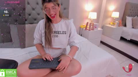 Snapshot of sexmilla_ chatting on 01/25/25, 08:42 My name is sexmilla   Dont forget to follow me online show from 01/25/25, 08:42