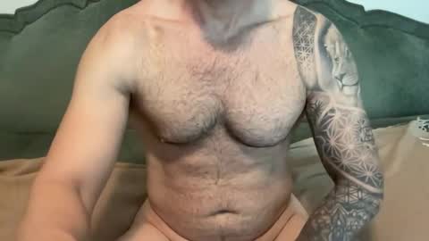 Snapshot of sexologistbull chatting on 05/10/26, 04:01 SexologistBull online show from 05/10/26, 04:01