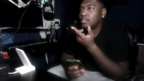 Snapshot of sexplug09 chatting on 09/09/25, 04:12 sexplug09 online show from 09/09/25, 04:12