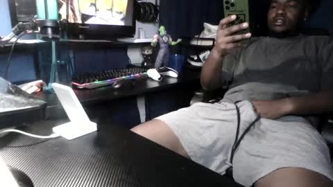 Snapshot of sexplug09 chatting on 09/24/25, 04:16 sexplug09 online show from 09/24/25, 04:16