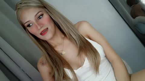 Snapshot of sexual_desire22 chatting on 08/03/26, 08:46 Britney Allen online show from 08/03/26, 08:46