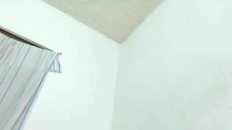 Snapshot of sexx_trip chatting on 12/13/24, 03:00 Axel online show from 12/13/24, 03:00