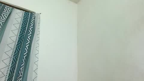 Snapshot of sexx_trip chatting on 01/08/25, 04:11 Axel online show from 01/08/25, 04:11