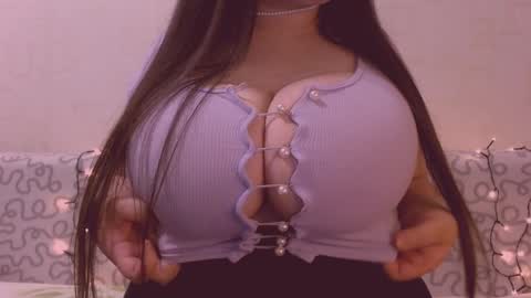 Snapshot of sexxgirlboy chatting on 12/25/24, 11:11 Julia online show from 12/25/24, 11:11