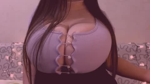 Snapshot of sexxgirlboy chatting on 02/11/25, 05:47 Julia online show from 02/11/25, 05:47