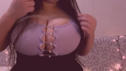 Snapshot of sexxgirlboy chatting on 10/03/25, 01:30 Julia online show from 10/03/25, 01:30